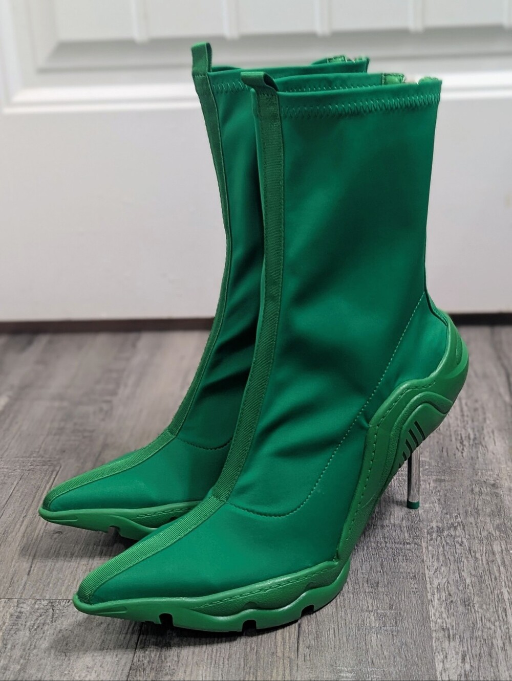 Azalea Wang Wilbur Neoprene Bootie NWOT
